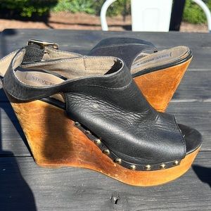 Y2K Steve Madden studded wedges